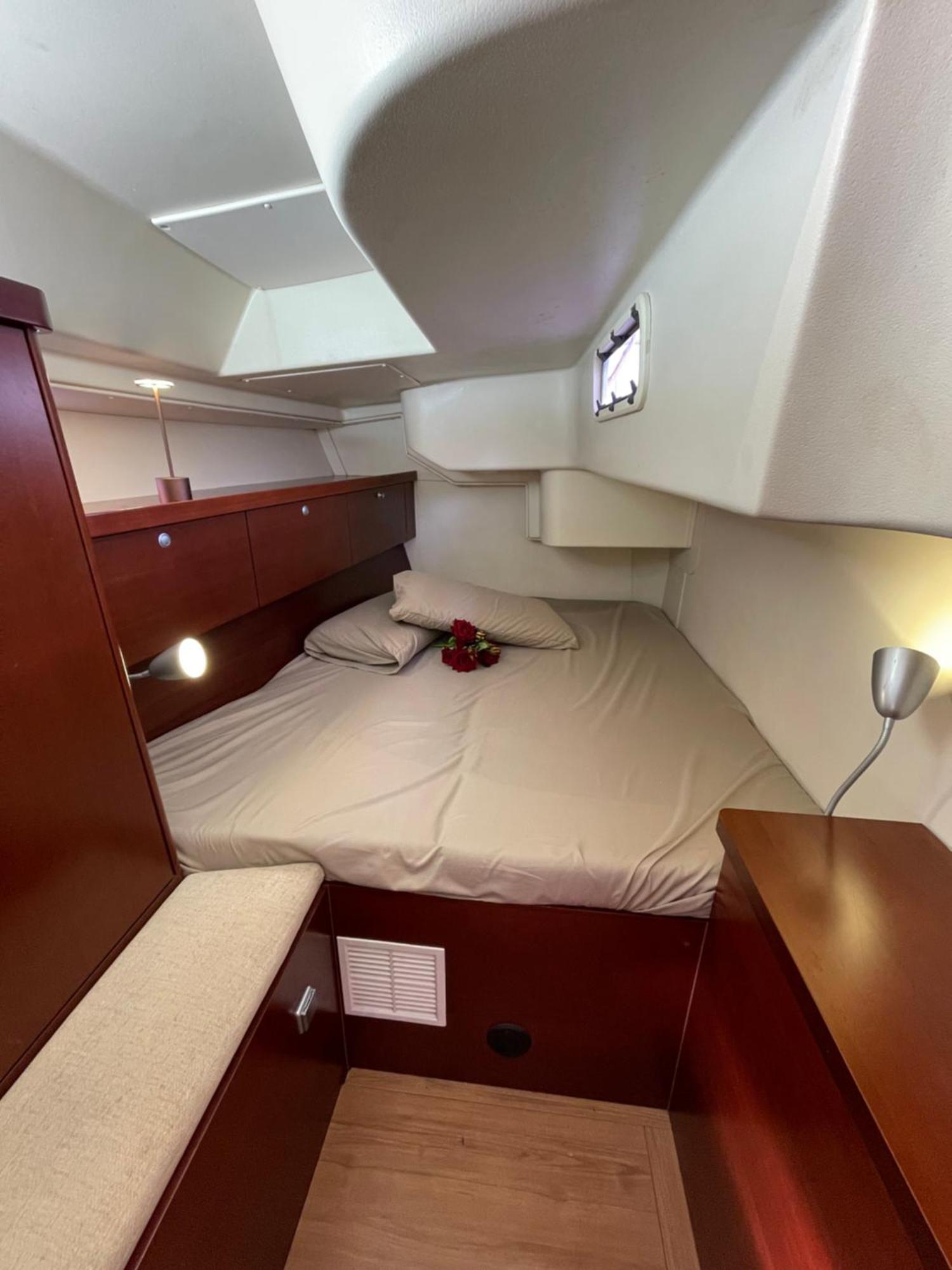 Boat Tour With Aperitif And Music Included On A Sailing Boat