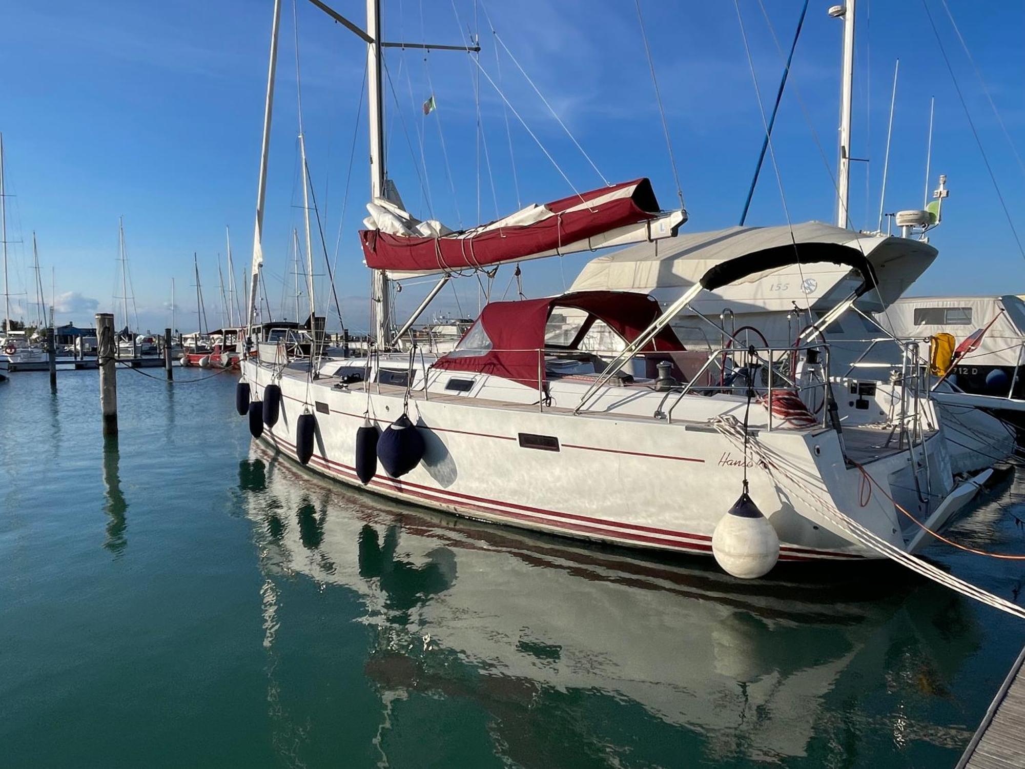 Boat Tour With Aperitif And Music Included On A Sailing Boat Botel