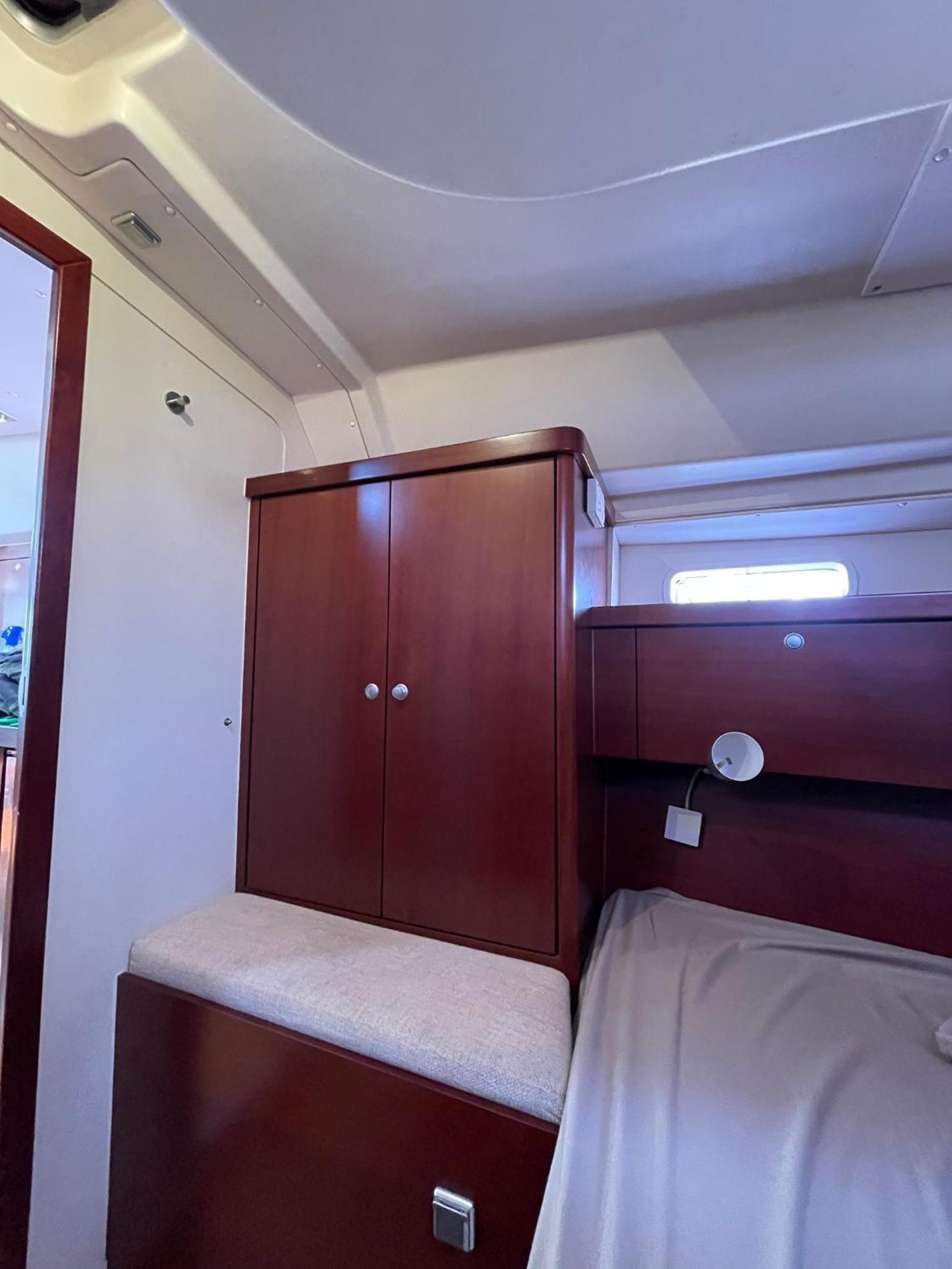 Boat Tour With Aperitif And Music Included On A Sailing Boat Botel