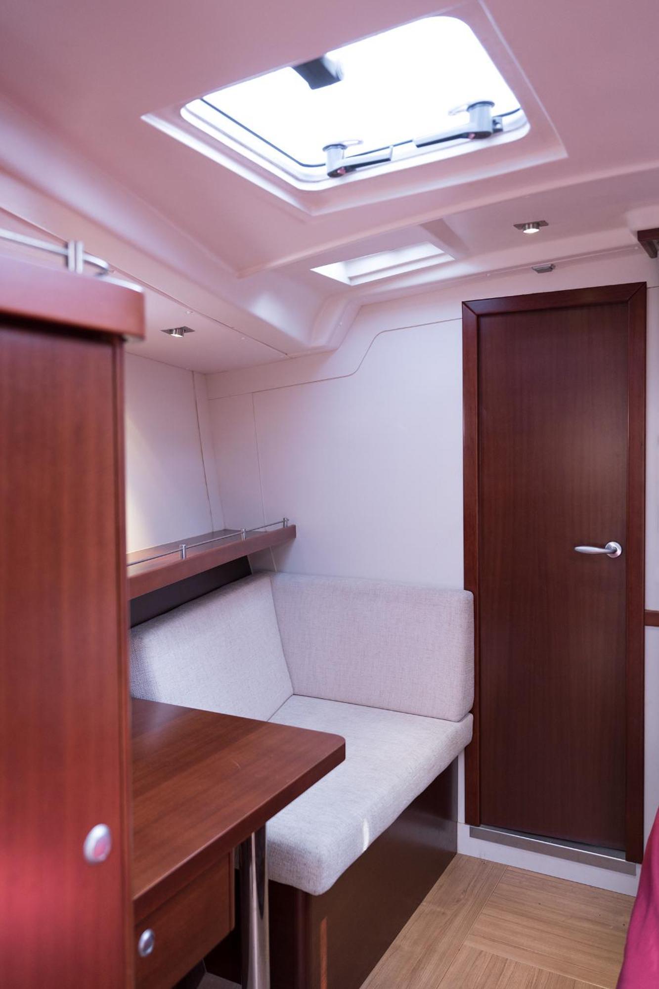 Boat Tour With Aperitif And Music Included On A Sailing Boat *