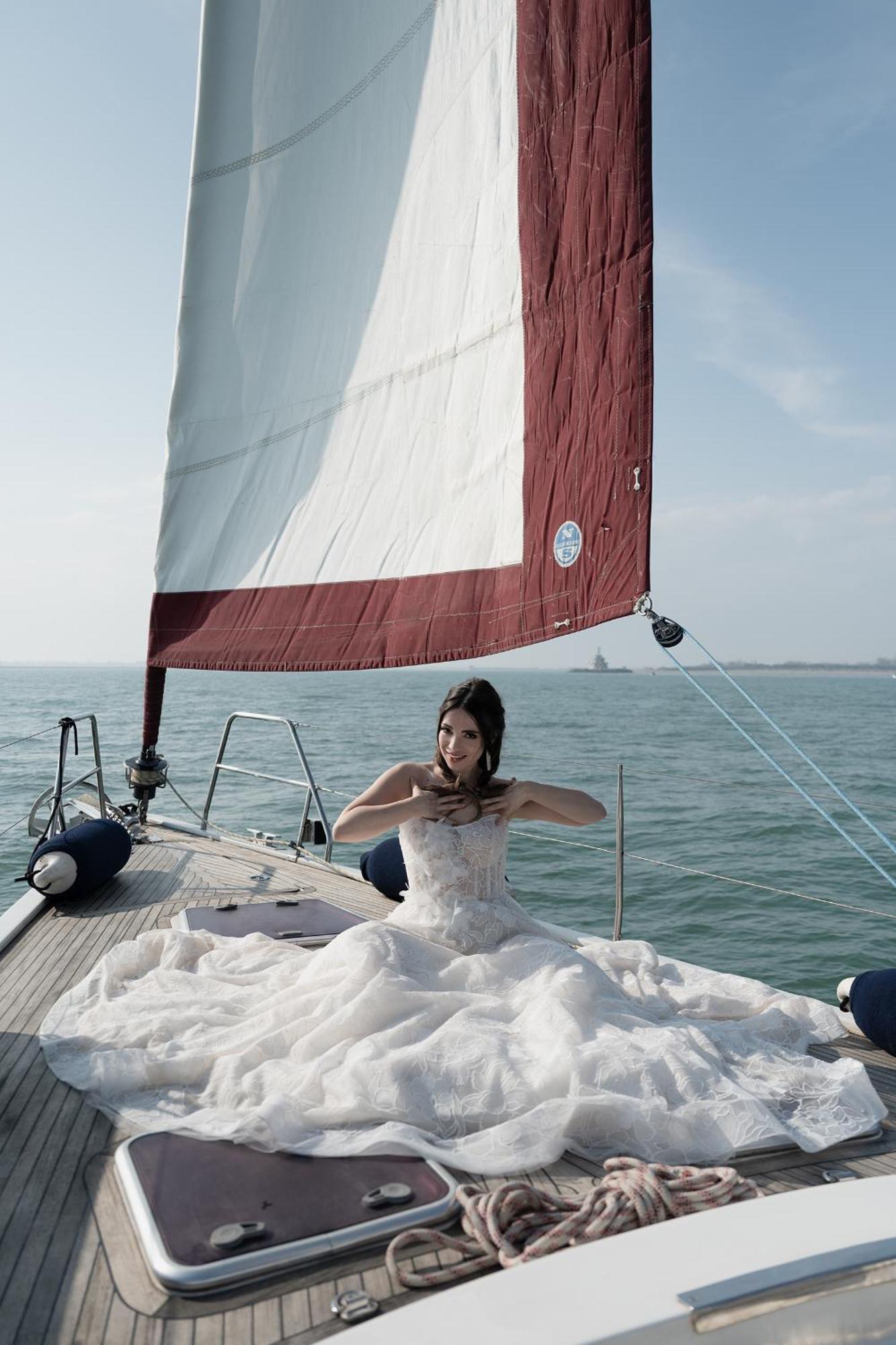 Boat Tour With Aperitif And Music Included On A Sailing Boat Botel
