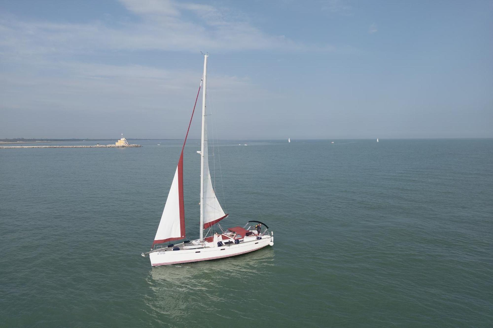 Boat Tour With Aperitif And Music Included On A Sailing Boat Botel
