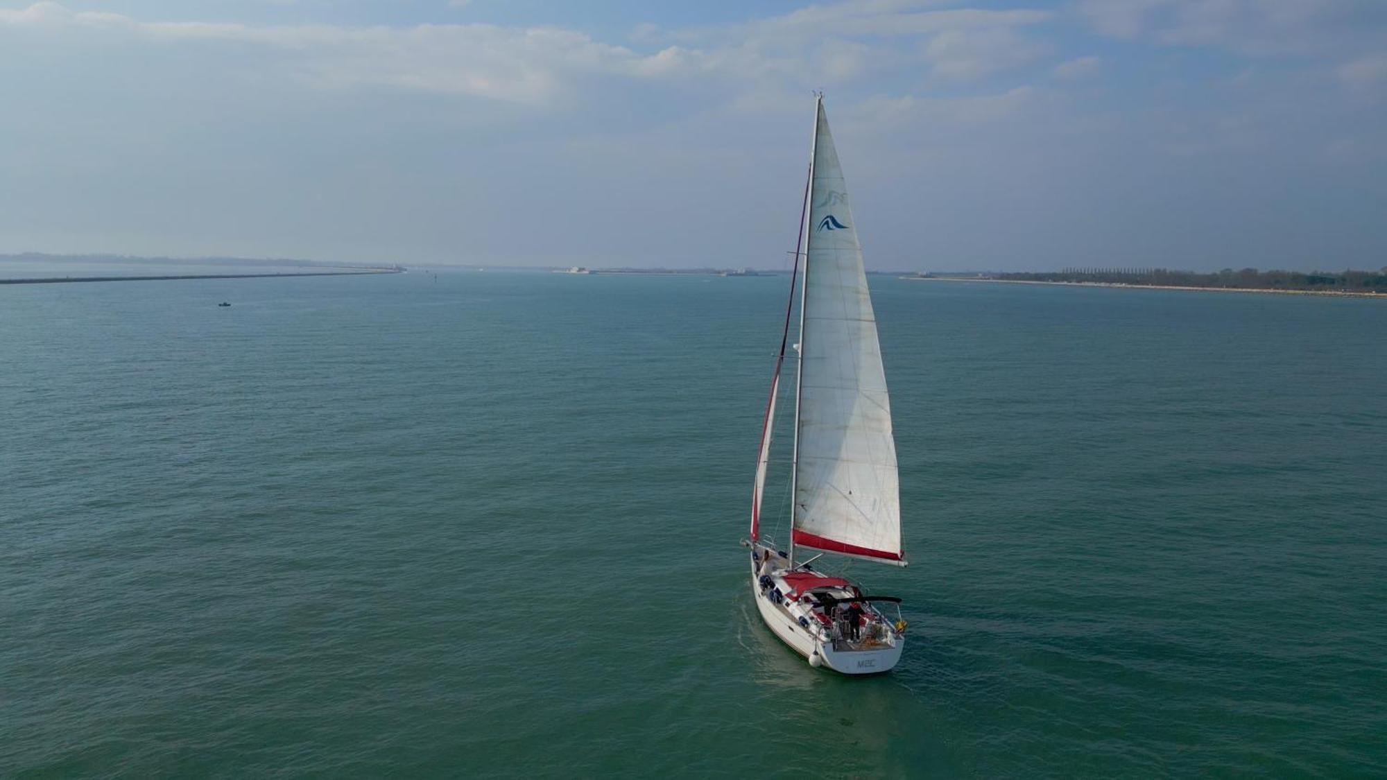 Boat Tour With Aperitif And Music Included On A Sailing Boat Botel *