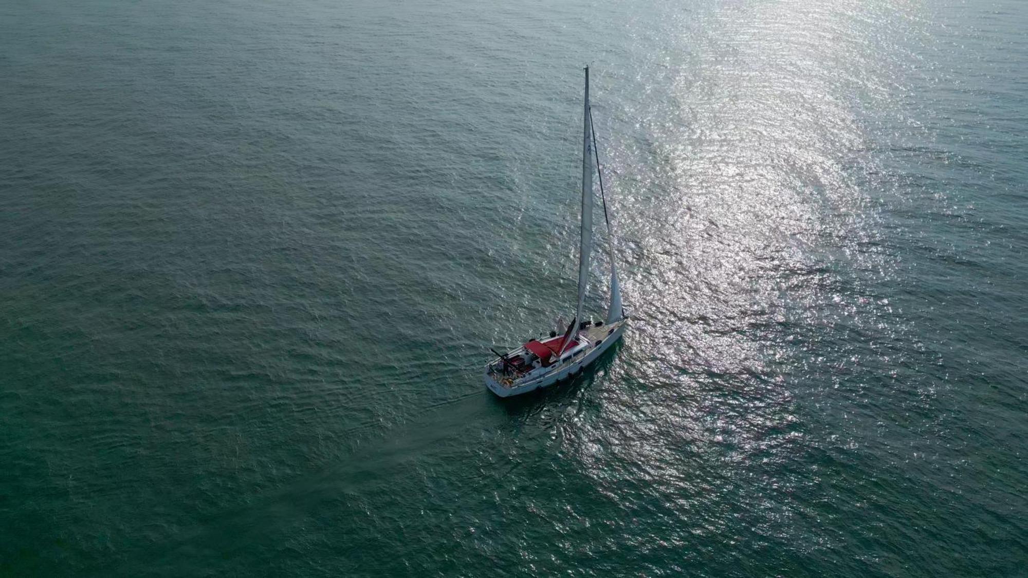 Boat Tour With Aperitif And Music Included On A Sailing Boat *