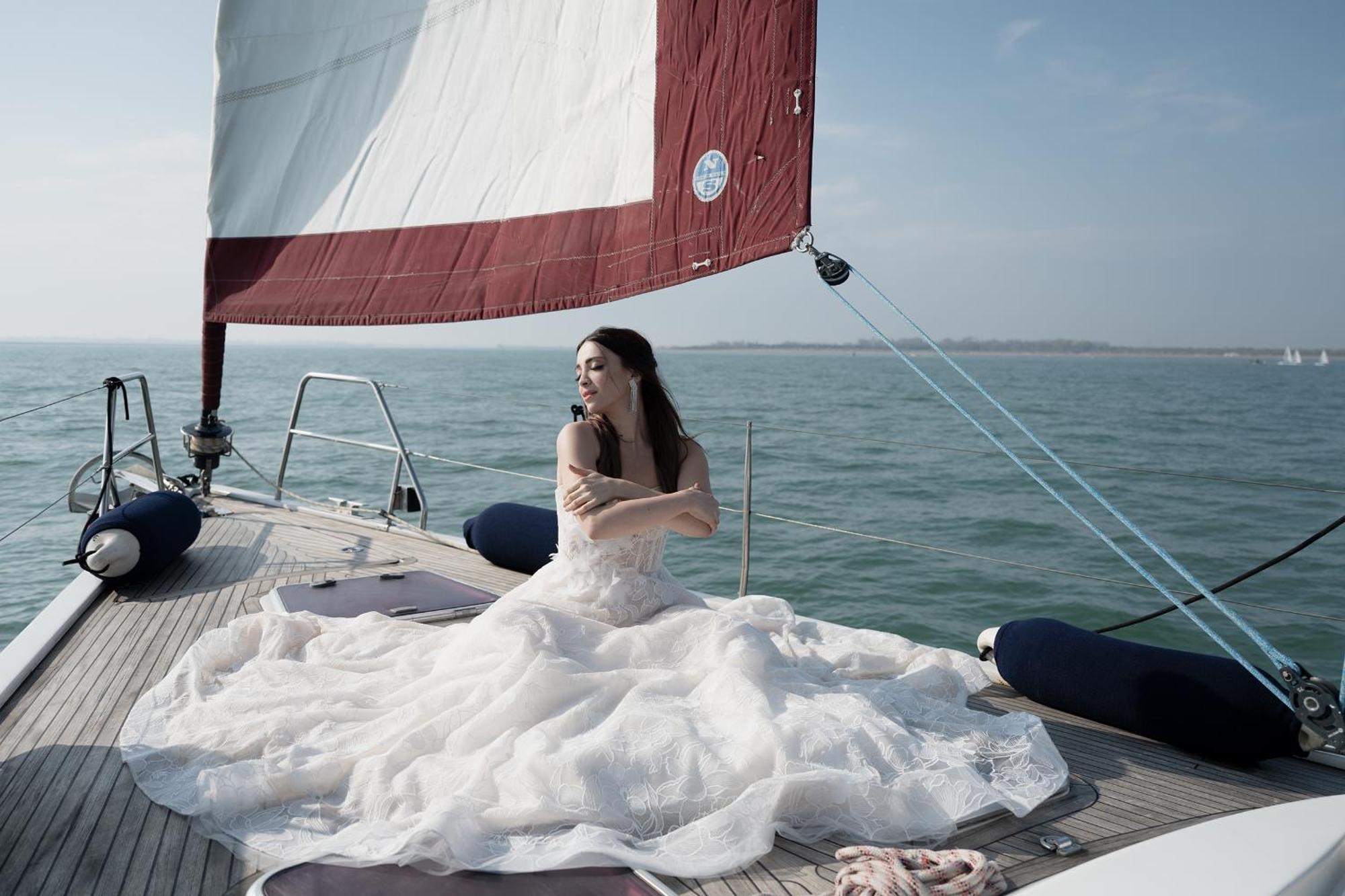 Boat Tour With Aperitif And Music Included On A Sailing Boat *